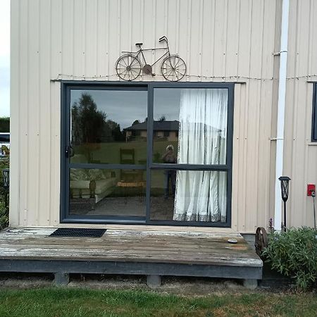 Flying Plate Saloon Apartment Waimate Екстериор снимка