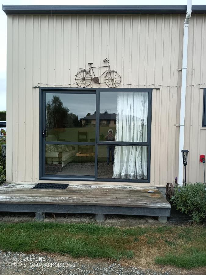 Flying Plate Saloon Apartment Waimate Екстериор снимка